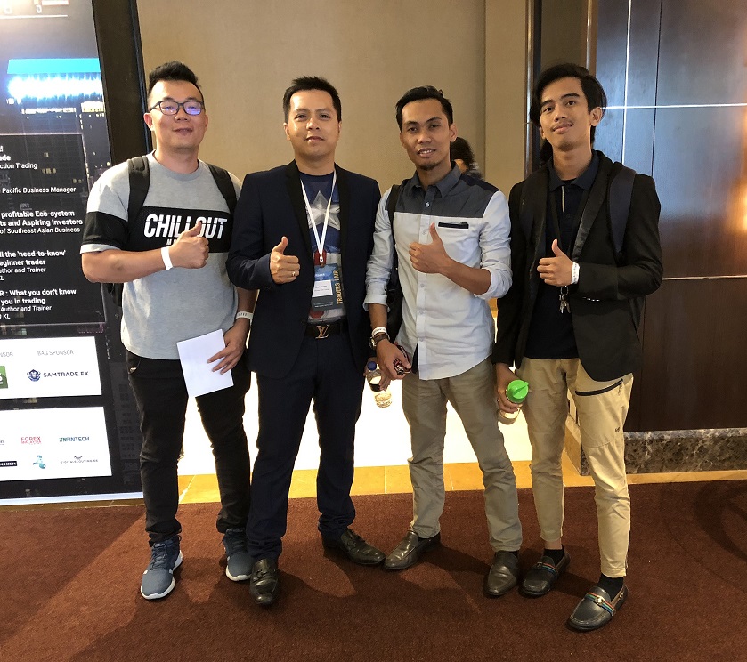 khalid-hamid-with-attendees-of-traders-fair-malaysia-2019